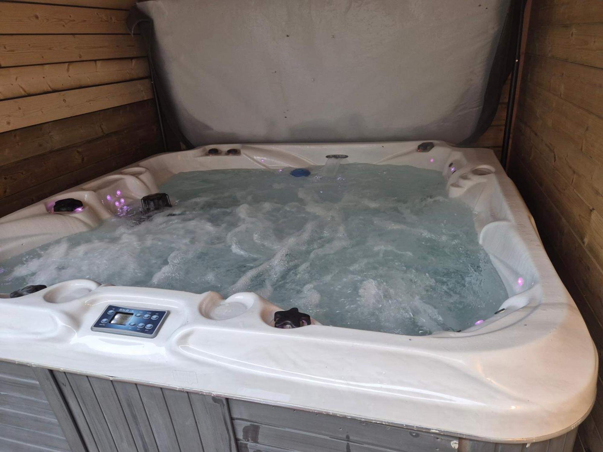 Luxe Boshuisje Met Prive Wellness & Jacuzzi Op De Veluwe 에르멜로 외부 사진